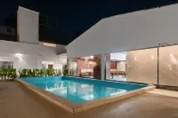 Yixuan Hotel (Kaifeng Drum Tower Square) - Pools