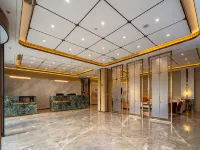Baiyulan Business Hotel (Linqu, Weifang) - Bãi đậu xe