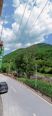 Yebai Chinese Inn - vue sur la montagne