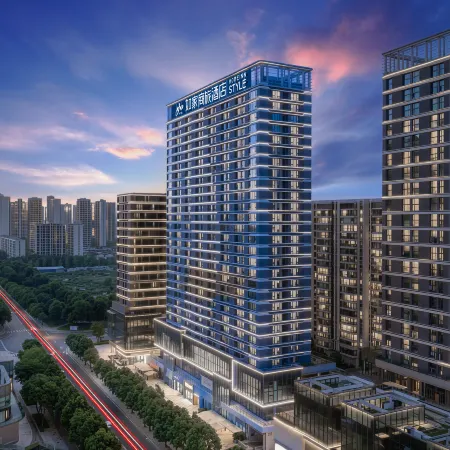 Home Inn Business Hotel (Chengdu Guandong Subway Station Store)