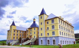 Ya'oulong Castle Hotel