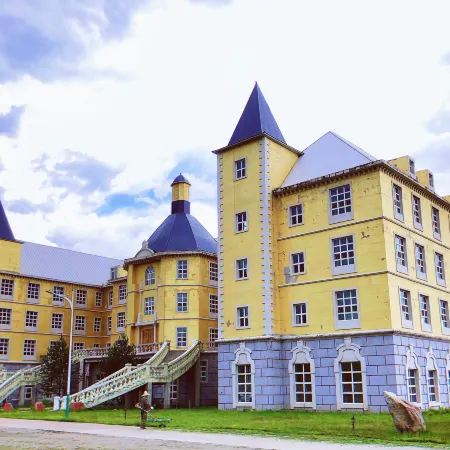 Ya'oulong Castle Hotel