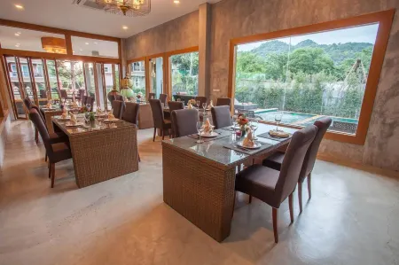 Hillside Residence Khao Yai Отели рядом с достопримечательностью «Wat Pa Khao Yai»