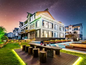 Floral Hotel·Penglai Xiaoyuan Hotel (Penglai  Eight Immortals Crossing the Sea Ocean Polar World)