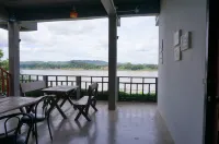 Tonkong Guesthouse & Restaurant