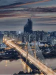 Jiuqu Lanye · High-rise City Yellow River View Hotel - vue sur la montagne