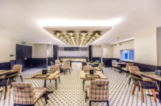 โรงแรมช้อน ไพน์ (สาขาจัตุรัสสรรพสินค้าเจียฟางเป่ย ถนนคนเดินหงหย่าต้ง ฉงชิ่ง)