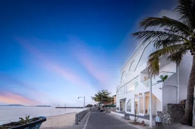 QIYU Hotels near West Island
