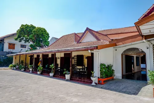 Super OYO Capital O 1644 Hotel Griya Kencana Hotels in Laweyan