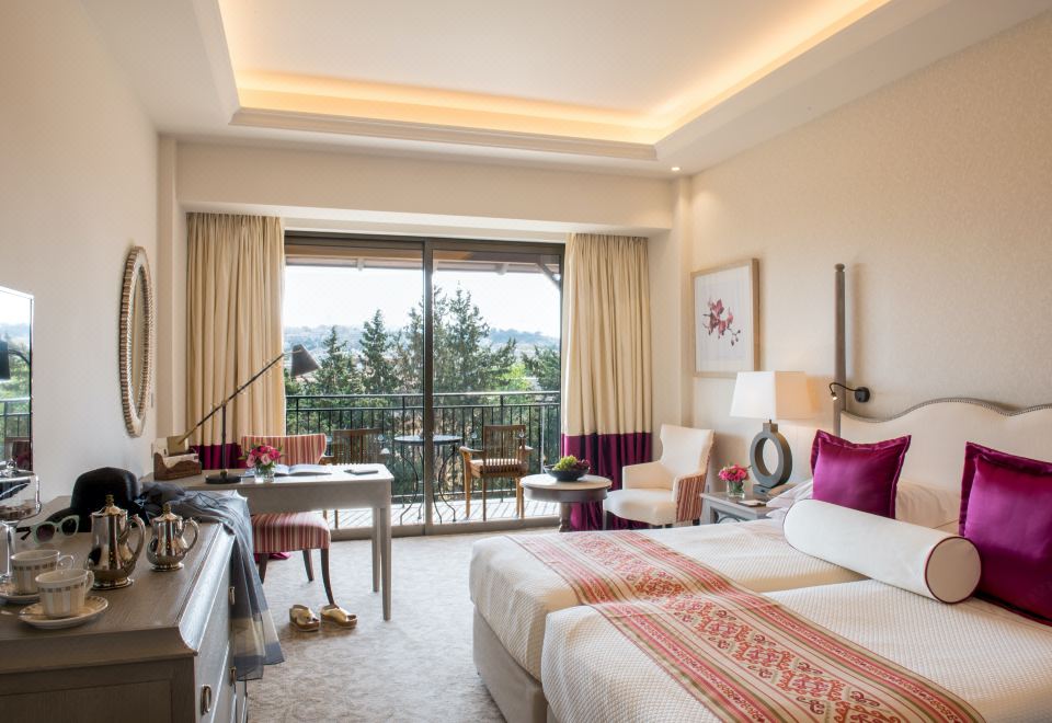 엘리시움 파포스의 고급스러운 내부 인테리어