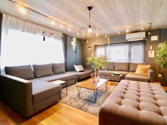 HH2F:High-Class furnishing