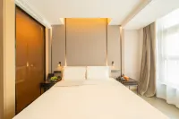 Atour Hotel(Changchun People's Street City Government Store) - balcony