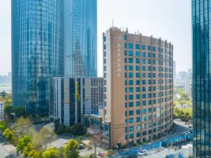 Nanchang Jialete Collection Hotel (Honggutan Qiushui Square)