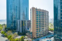 Galactic G-Luxe Hotel Hotel in zona Mailuyuan Campus， Jiangxi University of Finance and Economics