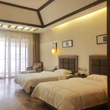 Water East Township House · River Bay Manor