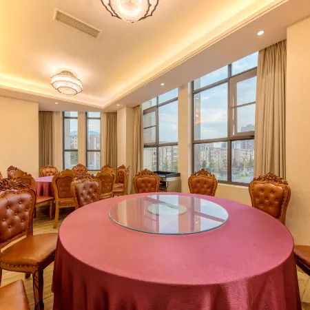 Huaying Liangtai International Hotel