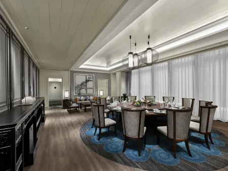 Hilton Shanghai Songjiang Guangfulin Отели рядом с достопримечательностью «Shanghai University of Political Science and Law»