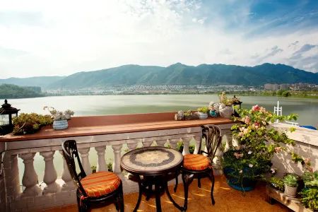 Yuehu Lakeview Guesthouse Отели рядом с достопримечательностью «Qixingyan Archway Square»