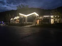 鑫旅·木屋民宿（鐘鼓樓親子樂園店） 光山住宿飯店