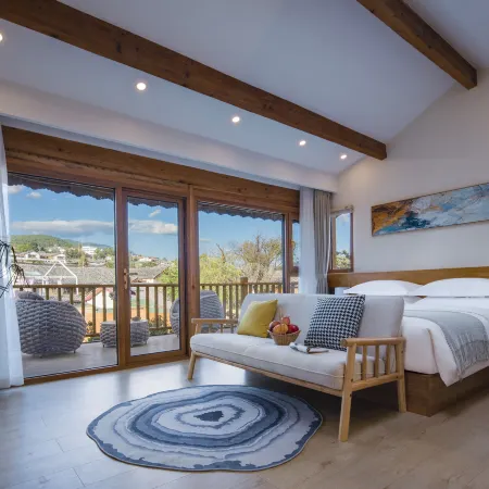 lijiang Nanting. Wind courtyard by stream Отели рядом с достопримечательностью «Улица Сыфан»
