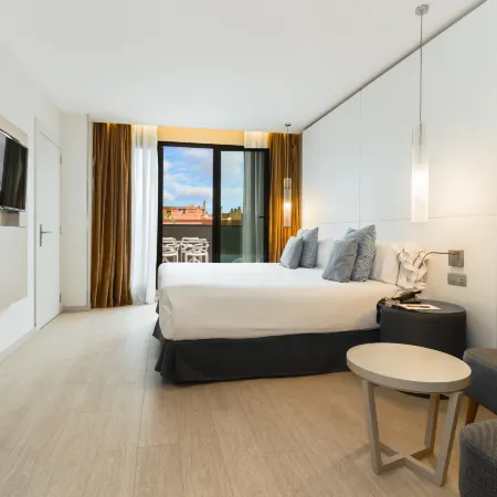 Grums Hotel & Spa Отели рядом с достопримечательностью «Крепость Монжуик»