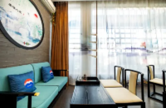 Baili Zhongzhou International Hotel (Zijing Mountain-Erqi Business Circle)