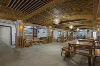 Floral Hotel · Escaping Maple Valley Hotel (Qinxin Garden) Hotel a Yangxin
