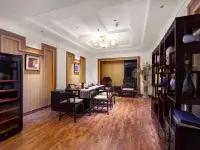 Jinan Jihua Mansion (Daming Lake Quancheng Square Shop) Отели рядом с достопримечательностью «Озеро Пяти драконов»