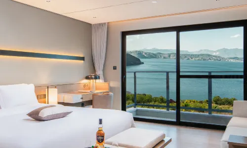 Longhu Suqing Holiday Hotel (Fuxian Lake Starry Sky Resort)