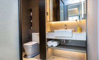 Bi'an Apartment (Shenzhen International Convention and Exhibition Center)