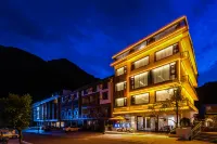 Shennongjia Yinyue B & B Hotels in Shennongjia