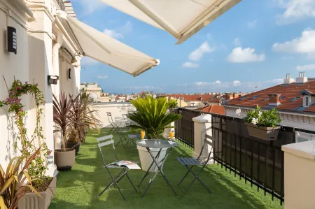 Hôtel Byakko Nice Отели рядом с достопримечательностью «Церковь Нотр Дам дю Пор»