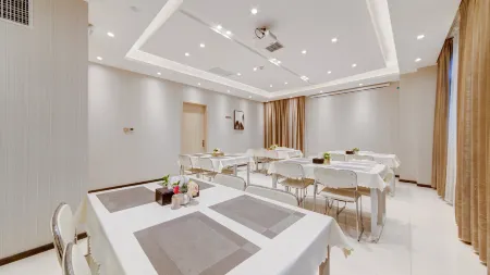 Xi'an MO Meicheng Hotel (Xi'an High-tech Development Zone Xi'an Software Park Branch) Отели рядом с достопримечательностью «Sakura Square»