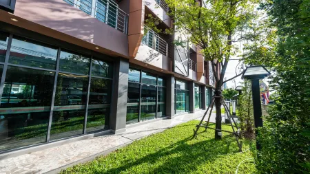 Nest n Rest Hotel