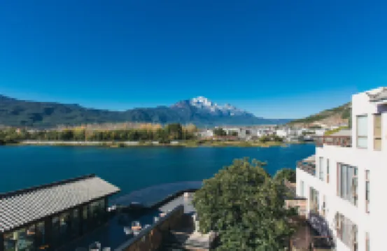 EARTHGAZE•STARSPANNG: 180-Degree Snow Mountain View Homestay (Lijiang Ancient Town Branch) โรงแรมใน
