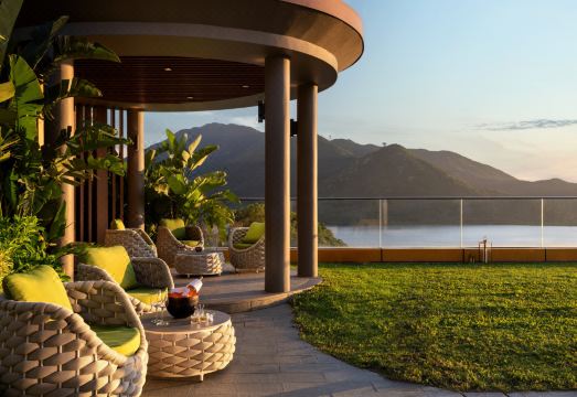 퉁충 지역의 세련된 호텔 외관 이미지