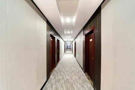 Zhuji Sufiya Business Hotel Отели рядом с достопримечательностью «Wuxie Scenic Spot»