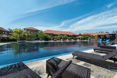 Tok Aman Bali Beach Resort @ Beachfront Отели в г. Pasir Puteh