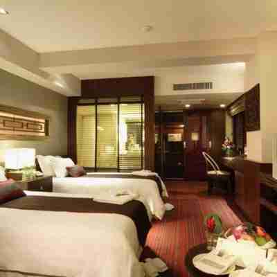 De-Legend Hotels & Suites Rooms