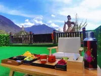 Maoxian Ancient Qiangcheng Yihuatang Hotel