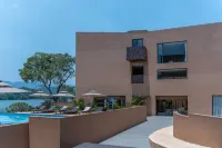 Love Tree Cihu Academy - Infinity Pools