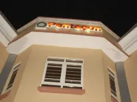 Pentagon Luxury Suites Enugu Отели в г. 