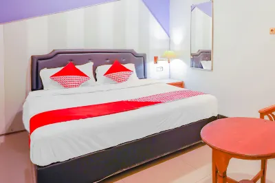 Gangnam Style Residence Mitra RedDoorz Near Merr Surabaya Hotels in Sukolilo