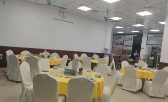 Home Inn Huayi (Guangzhou Huadu Overseas Chinese Technology Industrial Park)