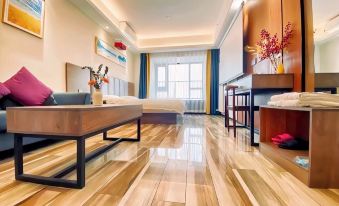 Xiyue Movie Homestay (Xingyang Wuyue Plaza Zhengzhou West Railway Station)