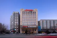 榆林靖邊希爾頓歡朋酒店 鄰近武漢天元釣具水族（靖邊直銷店）的酒店