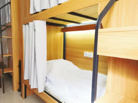 Xinjili Youth Hostel (Liulin Subway Station) Hotels near Zhengzhou Aquarium