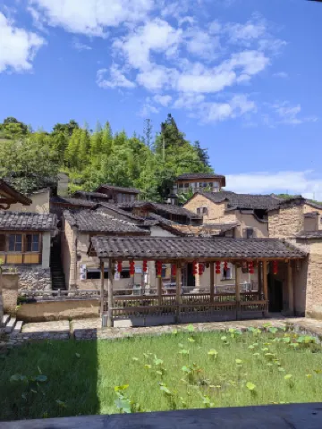 Suzhai Homestay (Longtan Village)