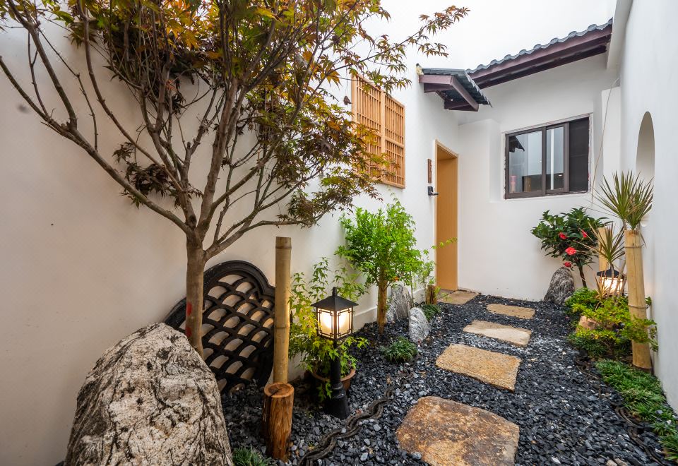 Wanhe River View Inn의 강변 전망