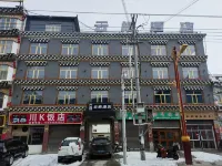Shiqu Yunqi Hotel Hotel di Sêrxü County